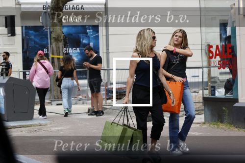 Amsterdam 12 juli 2021
Danielle Oerlemans met haar dochter Fiene Oerlemans op de pc hooftstraat