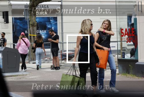 Amsterdam 12 juli 2021
Danielle Oerlemans met haar dochter Fiene Oerlemans op de pc hooftstraat