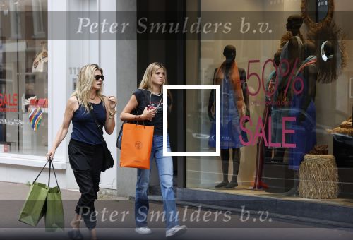 Amsterdam 12 juli 2021
Danielle Oerlemans met haar dochter Fiene Oerlemans op de pc hooftstraat