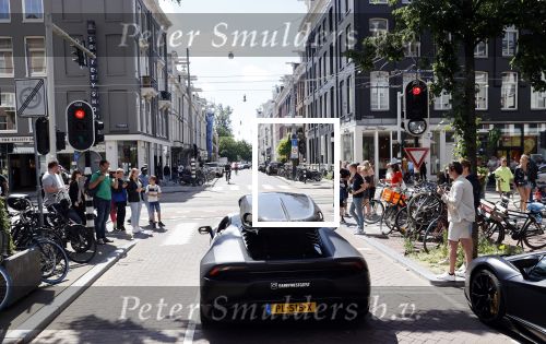 Amsterdam 12 juni 2021
Danny Westgeest in zijn lamborghini op de pc hooftstraat. Heel veel kids maken foto\'s
