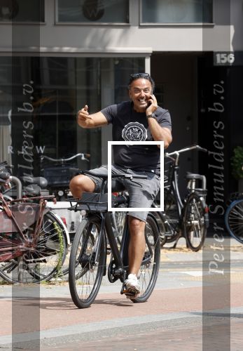 Amsterdam 21 juli 2021
Dennis Rugebregt op de fiets in amsterdam zuid