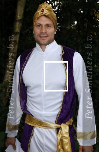 Blaricum 6 juli 2021
Gordon viert zijn verjaardag en dat hij zijn huis verkocht heeft. Ook gaat hij verhuizen naar Dubai. Dirk Taat