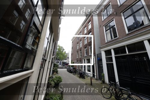 Amstetdam 14 juli 2021
Dotan heeft een nieuw pand gekocht met daarin 5 appartementen .