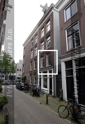 Amstetdam 14 juli 2021
Dotan heeft een nieuw pand gekocht met daarin 5 appartementen .