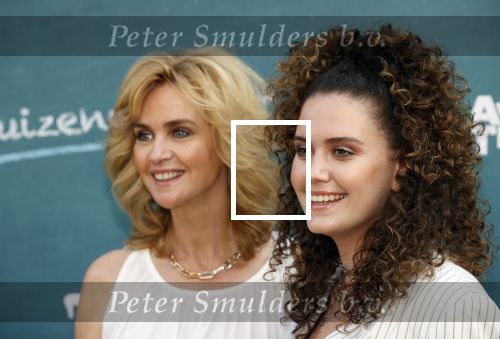Amsterdam 16 juli 2021
Premiere de Luizenmoeder in Tuschinski. Daphne Decker met dochter Emma Deckers