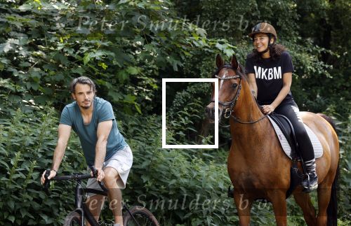 Amsterdamse Bos 26 juni 2021
Fajah Lourens en haar nieuwe vriend Bart Hondebrink in het Amsterdamse bos. Fajah te paard en Bart op een mountainbike