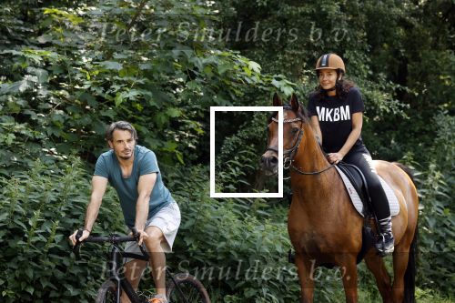 Amsterdamse Bos 26 juni 2021
Fajah Lourens en haar nieuwe vriend Bart Hondebrink in het Amsterdamse bos. Fajah te paard en Bart op een mountainbike