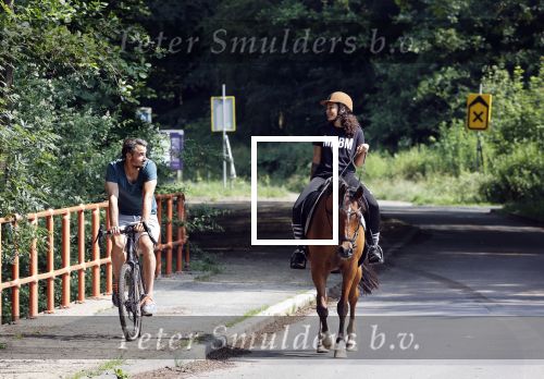 Amsterdamse Bos 26 juni 2021
Fajah Lourens en haar nieuwe vriend Bart Hondebrink in het Amsterdamse bos. Fajah te paard en Bart op een mountainbike