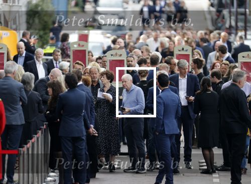 Amsterdam 22 juli 2021
Herdenkingsdienst van Peter R de Vries in Carre . Frits Barend met zijn vrouw