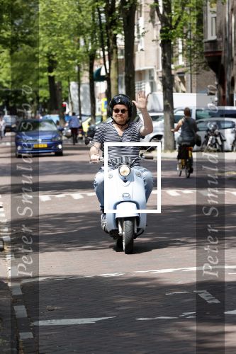 Amsterdam 15 juni 2021
Frits Huffnagel op zijn scooter in Amsterdam zuid