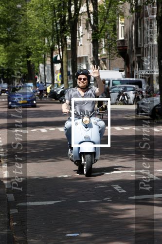 Amsterdam 15 juni 2021
Frits Huffnagel op zijn scooter in Amsterdam zuid