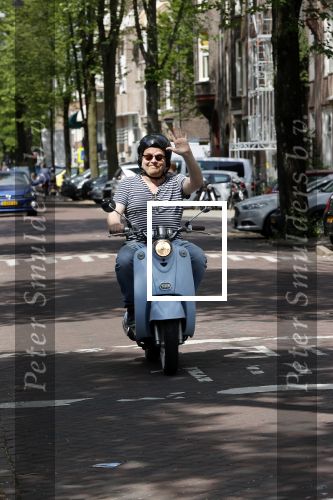 Amsterdam 15 juni 2021
Frits Huffnagel op zijn scooter in Amsterdam zuid