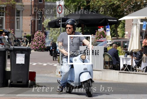 Amsterdam 15 juni 2021
Frits Huffnagel op zijn scooter in Amsterdam zuid