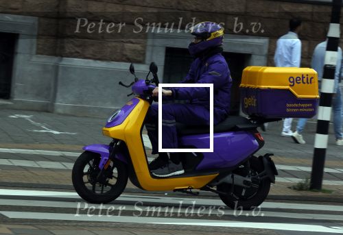 Amsterdam 25 juni 2021
Getir koerier op scooter. Getir bezorgd binnen 10 minuten