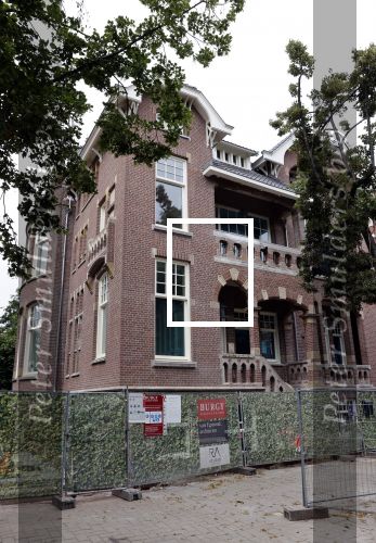 Amsterdam 24 juli 2021
Het nieuwe huis / villa van Gigi Ravelli en haar man Roger Hodenius is bijna klaar .