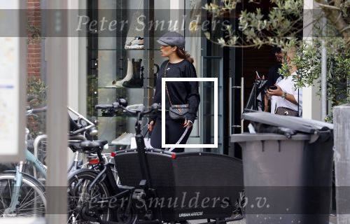 Amsterdam 19 juli 2021
Glennis Grace en haar  vriend LÃ©vy Simon op straat in Amsterdam zuid.