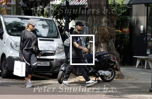Amsterdam 19 juli 2021
Glennis Grace en haar  vriend LÃ©vy Simon op straat in Amsterdam zuid.