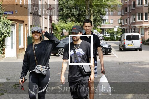 Amsterdam 19 juli 2021
Glennis Grace en haar  vriend LÃ©vy Simon en zoon  op straat