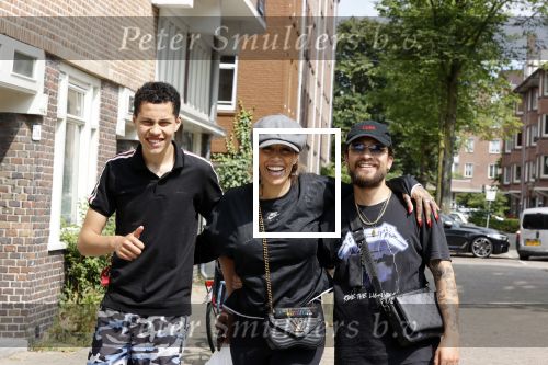 Amsterdam 19 juli 2021
Glennis Grace en haar  vriend LÃ©vy Simon en zoon  op straat