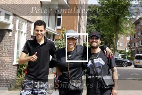 Amsterdam 19 juli 2021
Glennis Grace en haar  vriend LÃ©vy Simon en zoon  op straat