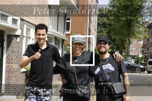 Amsterdam 19 juli 2021
Glennis Grace en haar  vriend LÃ©vy Simon en zoon  op straat