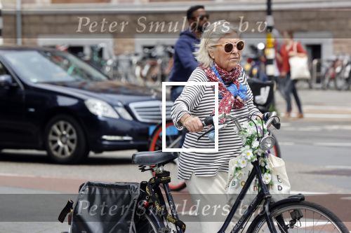 Amsterdam 12 juli 2021
Herman Krabbe op de fiets in Amsterdam zuid