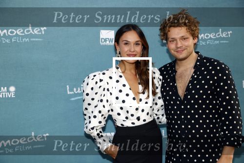 Amsterdam 16 juli 2021
Premiere de Luizenmoeder in Tuschinski.
Holly Mae Brood en partner Soy Kroon