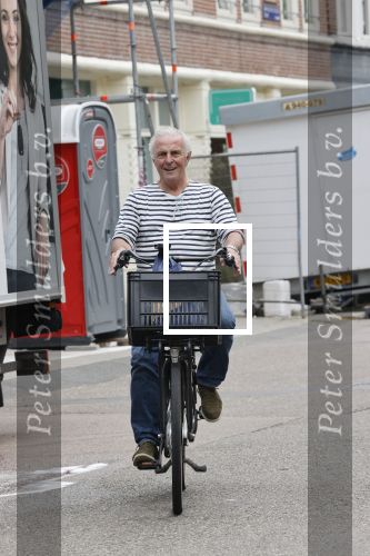Amsterdam 24 juli 2021
Huub Stapel op de fiets in Amsterdam zuid