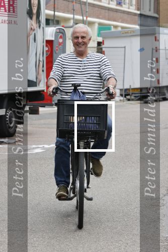 Amsterdam 24 juli 2021
Huub Stapel op de fiets in Amsterdam zuid
