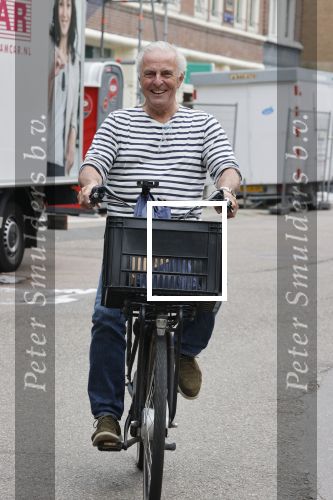 Amsterdam 24 juli 2021
Huub Stapel op de fiets in Amsterdam zuid