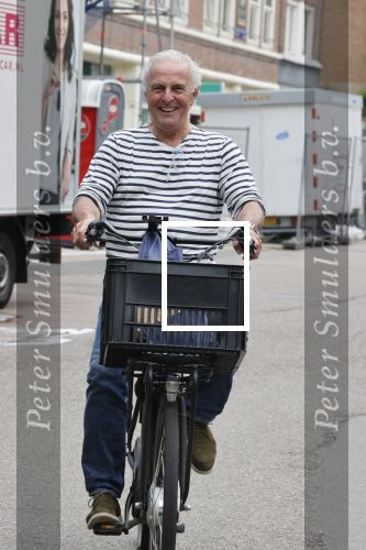 Amsterdam 24 juli 2021
Huub Stapel op de fiets in Amsterdam zuid
