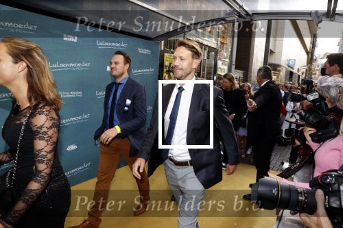 Amsterdam 16 juli 2021
Premiere de Luizenmoeder in Tuschinski. Vriend Jennifer Hofmann