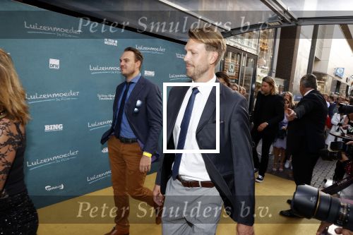 Amsterdam 16 juli 2021
Premiere de Luizenmoeder in Tuschinski. Vriend Jennifer Hofmann