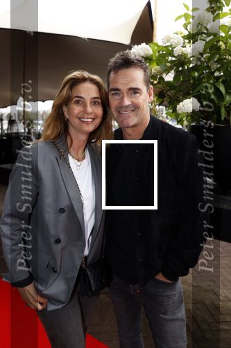 Amsterdam 6 juli 2021
Boekpresentatie Niels Houtepen bij de Harbour Club . Jeroen v d Boom met zijn vrouw Danie