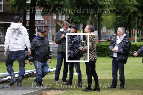 Amsterdam 21 juni 2021
Plaatsen van kunstwerk Joseph Klibansky voor Art Zuid op de apollolaan.
 Zijn vriendin Victoria Waldau alsmede zijn broer schoonzus en ouders zijn ook aanwezig