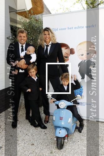 Loosdrecht 18 juli 2021
Kim Kotter Jaap Reesema en hun kinderen bij hun huis.