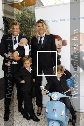 Loosdrecht 18 juli 2021
Kim Kotter Jaap Reesema en hun kinderen bij hun huis.
