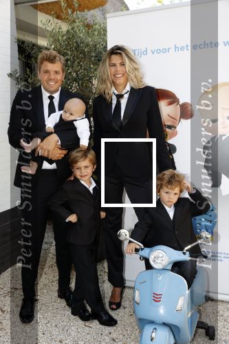 Loosdrecht 18 juli 2021
Kim Kotter Jaap Reesema en hun kinderen bij hun huis.