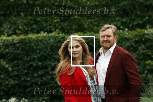 Den haag 16 juli 2021
Koninklijk fotouurtje met Koning Willem Alexander Koningin Maxima Prinses Amalia Alexia en Ariane in de tuin van Paleis Huis ten Bosch.