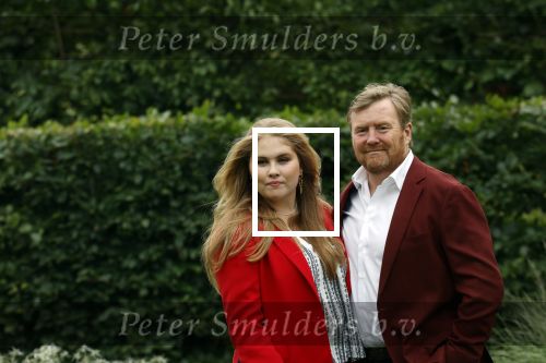 Den haag 16 juli 2021
Koninklijk fotouurtje met Koning Willem Alexander Koningin Maxima Prinses Amalia Alexia en Ariane in de tuin van Paleis Huis ten Bosch.