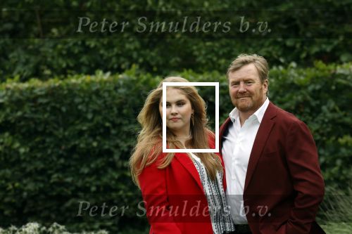 Den haag 16 juli 2021
Koninklijk fotouurtje met Koning Willem Alexander Koningin Maxima Prinses Amalia Alexia en Ariane in de tuin van Paleis Huis ten Bosch.