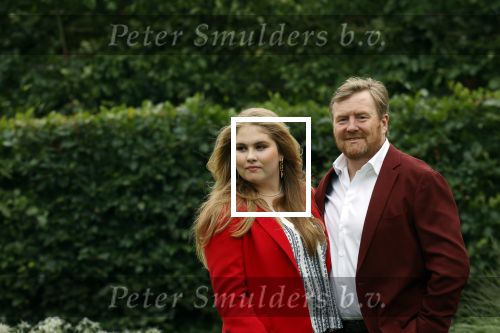 Den haag 16 juli 2021
Koninklijk fotouurtje met Koning Willem Alexander Koningin Maxima Prinses Amalia Alexia en Ariane in de tuin van Paleis Huis ten Bosch.