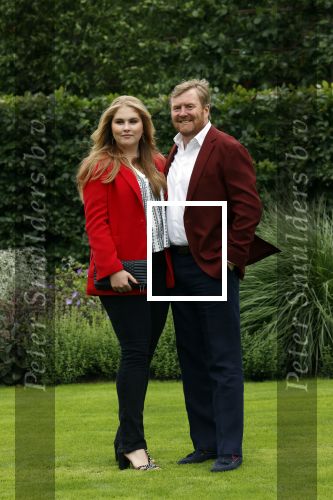 Den haag 16 juli 2021
Koninklijk fotouurtje met Koning Willem Alexander Koningin Maxima Prinses Amalia Alexia en Ariane in de tuin van Paleis Huis ten Bosch.