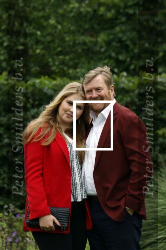 Den haag 16 juli 2021
Koninklijk fotouurtje met Koning Willem Alexander Koningin Maxima Prinses Amalia Alexia en Ariane in de tuin van Paleis Huis ten Bosch.