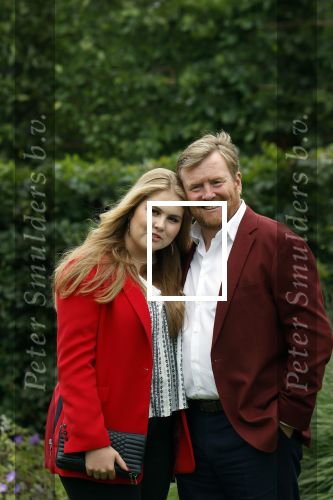 Den haag 16 juli 2021
Koninklijk fotouurtje met Koning Willem Alexander Koningin Maxima Prinses Amalia Alexia en Ariane in de tuin van Paleis Huis ten Bosch.