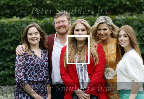 Den haag 16 juli 2021
Koninklijk fotouurtje met Koning Willem Alexander Koningin Maxima Prinses Amalia Alexia en Ariane in de tuin van Paleis Huis ten Bosch.