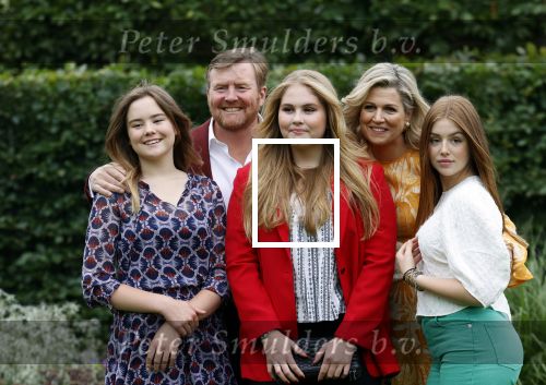 Den haag 16 juli 2021
Koninklijk fotouurtje met Koning Willem Alexander Koningin Maxima Prinses Amalia Alexia en Ariane in de tuin van Paleis Huis ten Bosch.