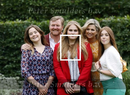 Den haag 16 juli 2021
Koninklijk fotouurtje met Koning Willem Alexander Koningin Maxima Prinses Amalia Alexia en Ariane in de tuin van Paleis Huis ten Bosch.
