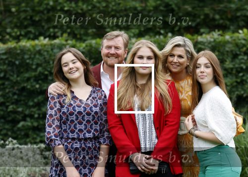 Den haag 16 juli 2021
Koninklijk fotouurtje met Koning Willem Alexander Koningin Maxima Prinses Amalia Alexia en Ariane in de tuin van Paleis Huis ten Bosch.