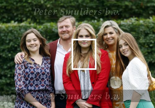 Den haag 16 juli 2021
Koninklijk fotouurtje met Koning Willem Alexander Koningin Maxima Prinses Amalia Alexia en Ariane in de tuin van Paleis Huis ten Bosch.